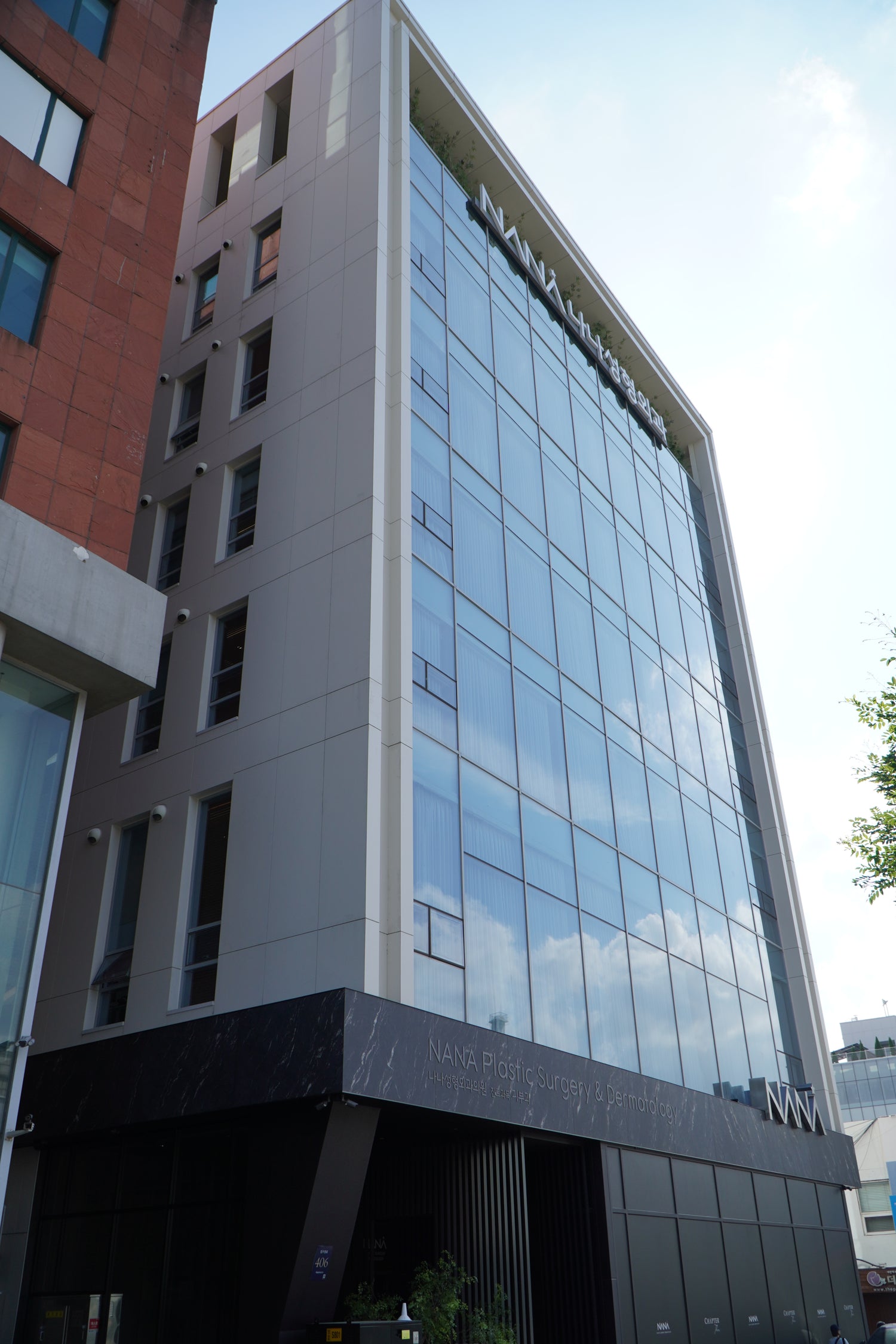 The best hospital in South Korea specialised in facial feminisation surgery for transgenders or individuals looking for gender affirmation surgeries. Glamjet.com.au is a medical facilitator helping many Australians transform their lives.