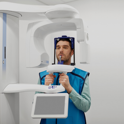 A client having 3D scan of teeth before dental restoration assessment at dental clinic in Ho Chi Minh city. Dentist will assess suitability for  all-on-4 implants. Glamjet works with expert dentists in Ho Chi Minh city in Vietnam. The cost for all-on-4 implants in Ho Chi Minh city, Vietnam is 70%-80% cheaper than in the USA, Australia, and the UK. Glamjet is an Australian company help travellers arrange dental holidays with ease